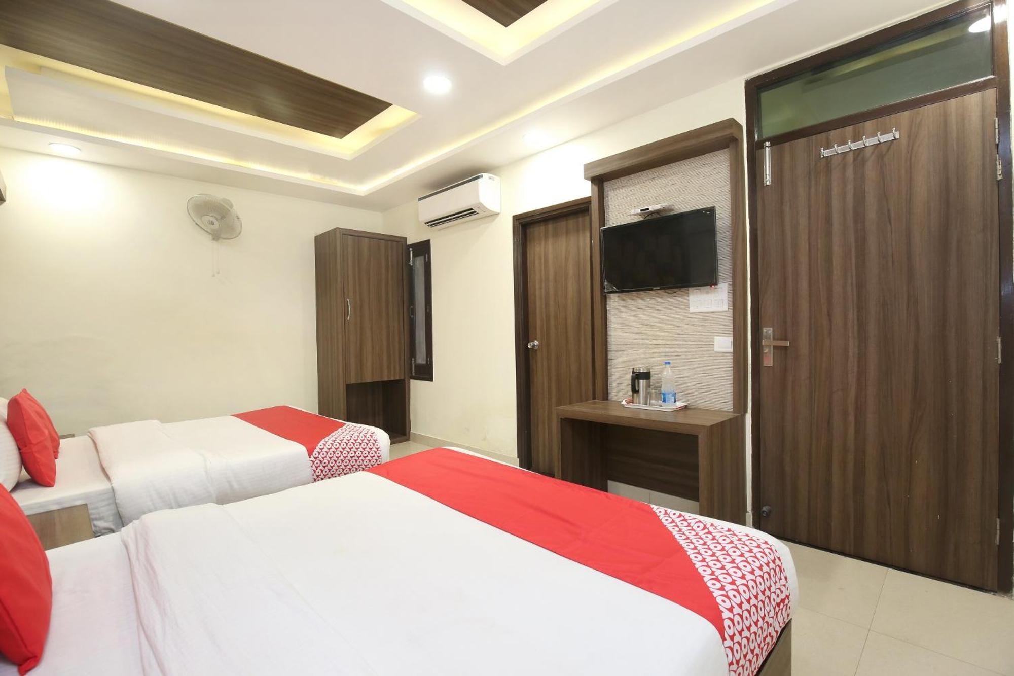 Oyo 17307 Hotel Kings Амритсар Екстериор снимка