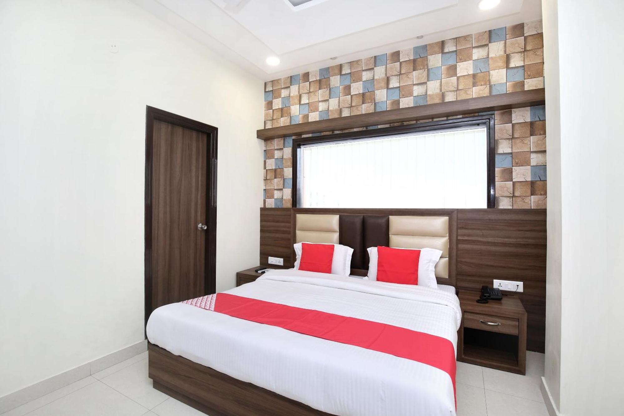 Oyo 17307 Hotel Kings Амритсар Екстериор снимка