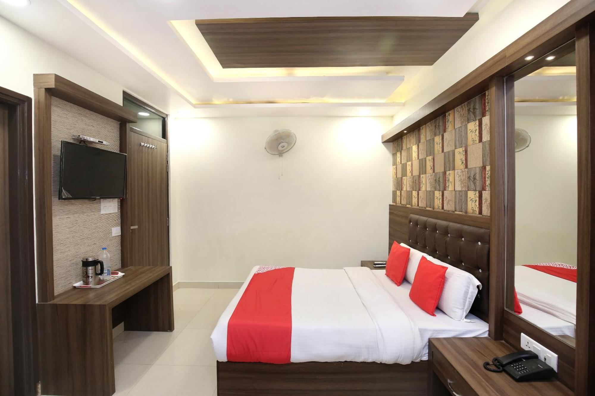 Oyo 17307 Hotel Kings Амритсар Екстериор снимка