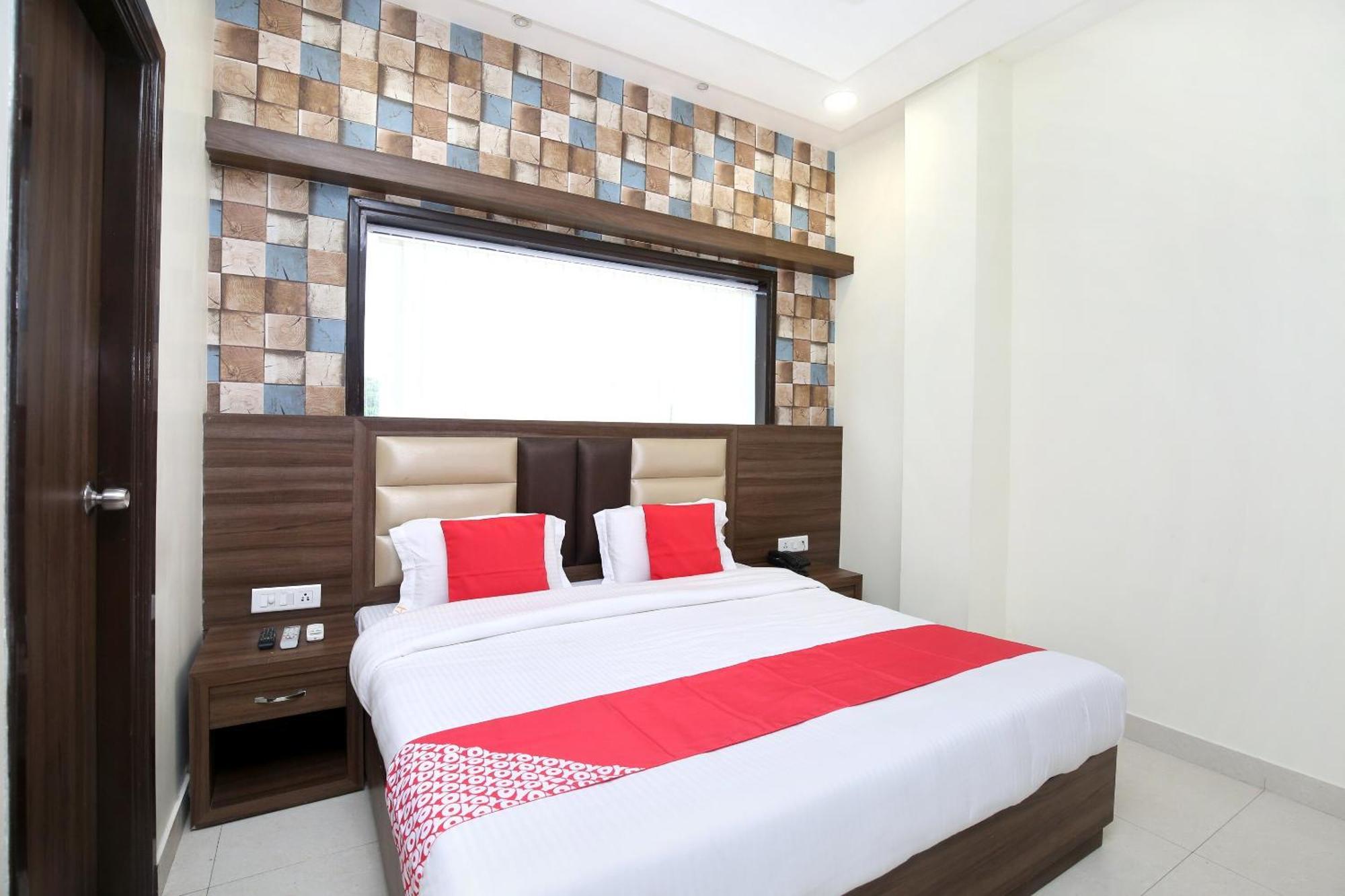 Oyo 17307 Hotel Kings Амритсар Екстериор снимка